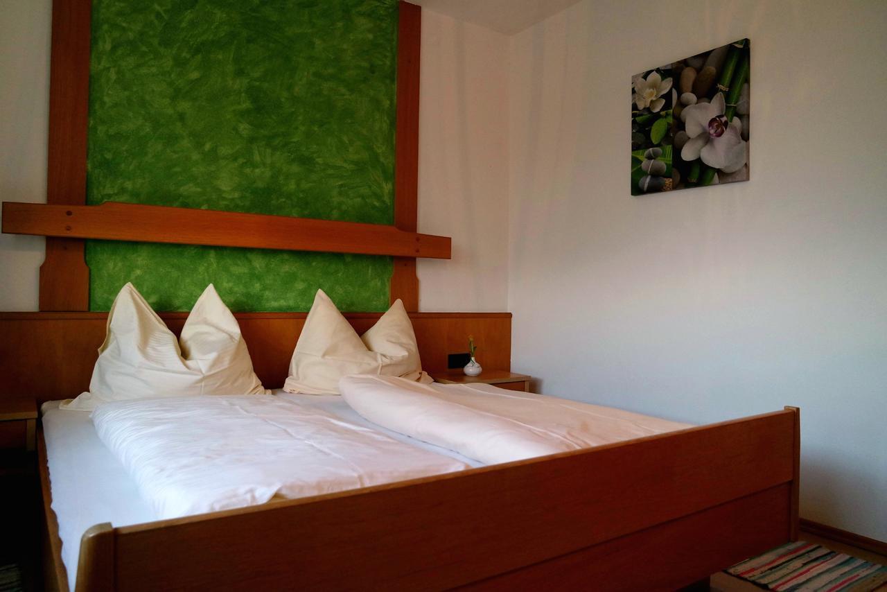 Gasthof Zum Kirchenwirt Hotel Schardenberg Bagian luar foto