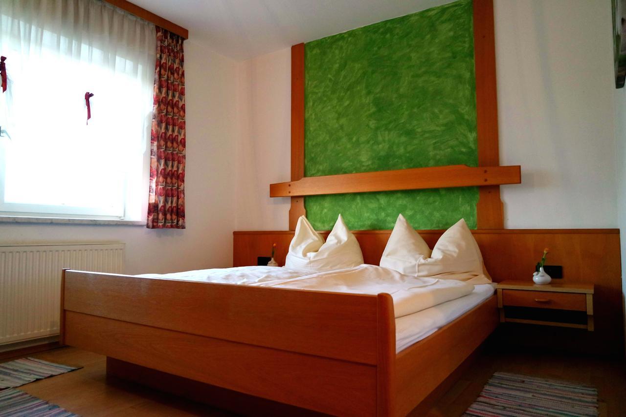 Gasthof Zum Kirchenwirt Hotel Schardenberg Bagian luar foto