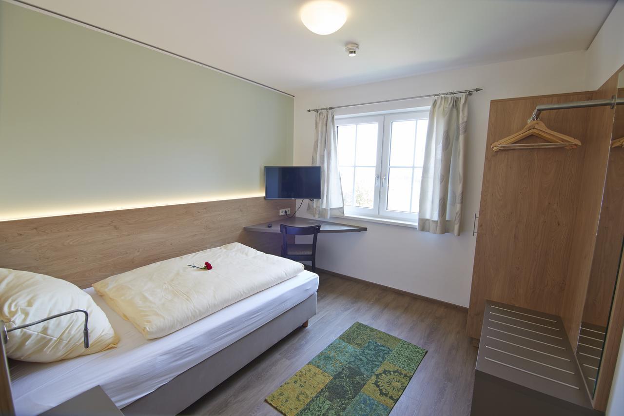 Gasthof Zum Kirchenwirt Hotel Schardenberg Bagian luar foto